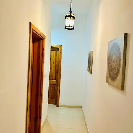 Cosy 2-bedroom - Wlk To Seafront, Area Apartment Sliema